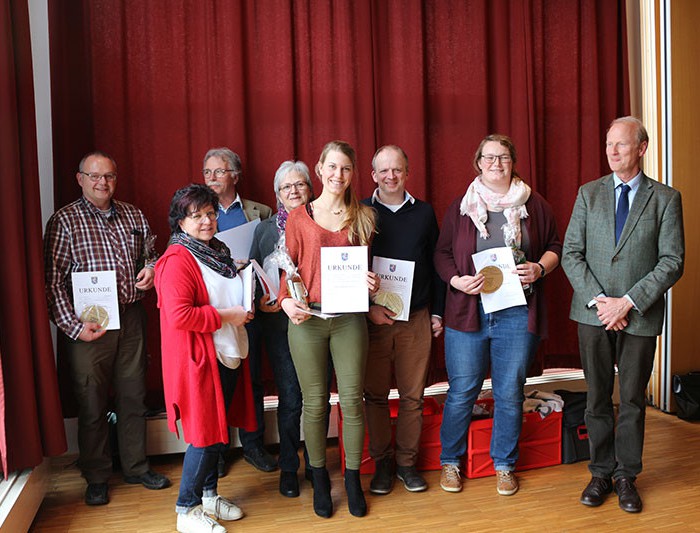 Viel Freude herrschte bei den Besitzern von Staatsprämien- stuten, die von Florian Solle ausgezeichnet wurden