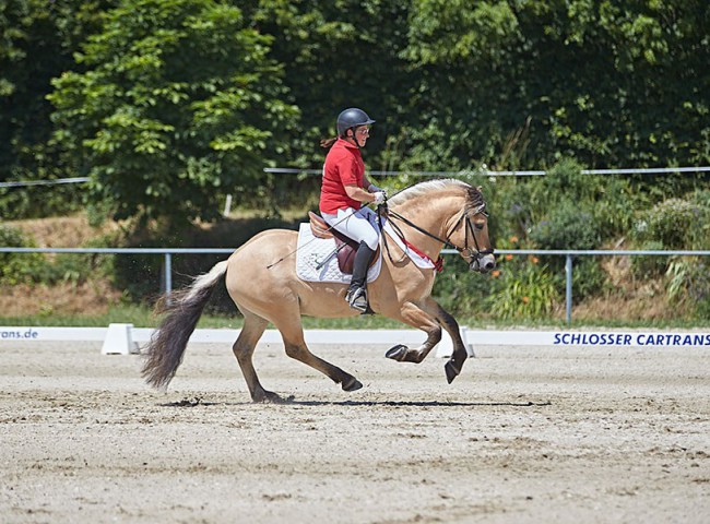 2023MueckePonyJub0035