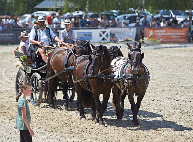 2023MueckePonyJub0101