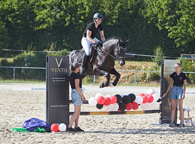 2023MueckePonyJub0212