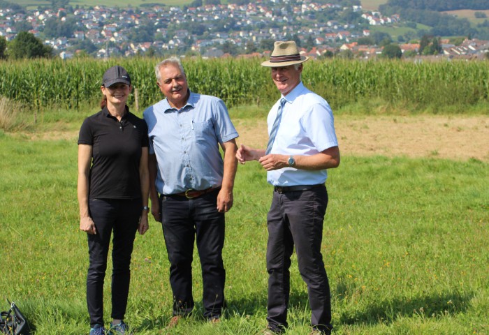 Trainingsleiter Andreas Müller mit Richterteam Beate Harms und Volker Brodhecker