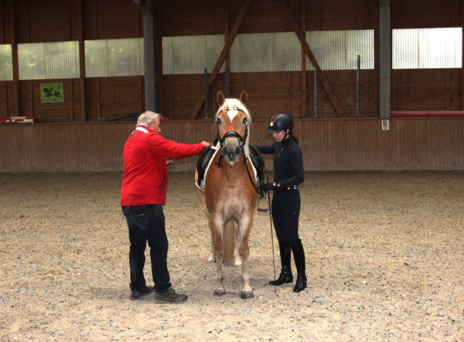 Trainingsleiter Andreas Müller, Antes Stzute und Annika Dechert