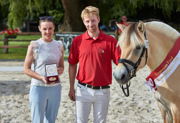 Siegerin Fjord mit Beatrice Große-Freese