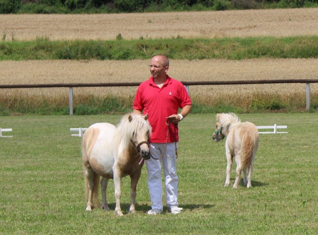 Katat Grietje´s Grashüpfer mit Tochter Geneva von den Frechdachsen